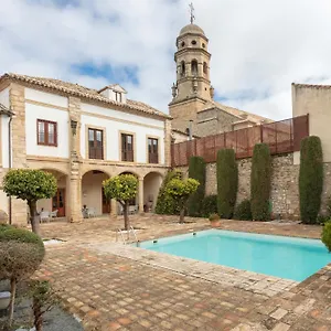 https://puerta-de-la-luna-baeza.es-andalucia.com